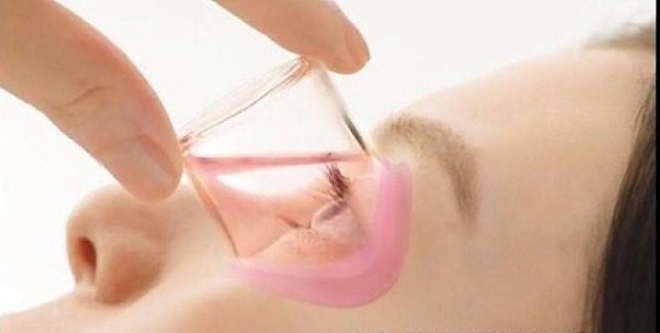 Có nên dùng nước rửa mắt không? Lưu ý khi lựa chọn và sử dụng